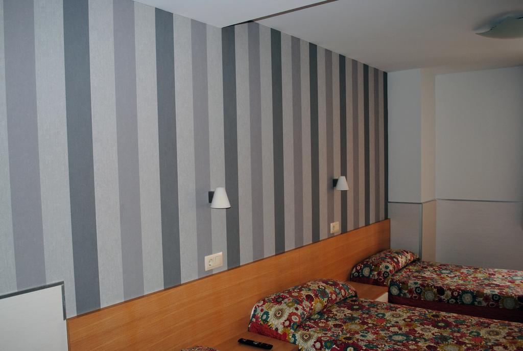Hostal La Cortijana Logroño Exterior foto