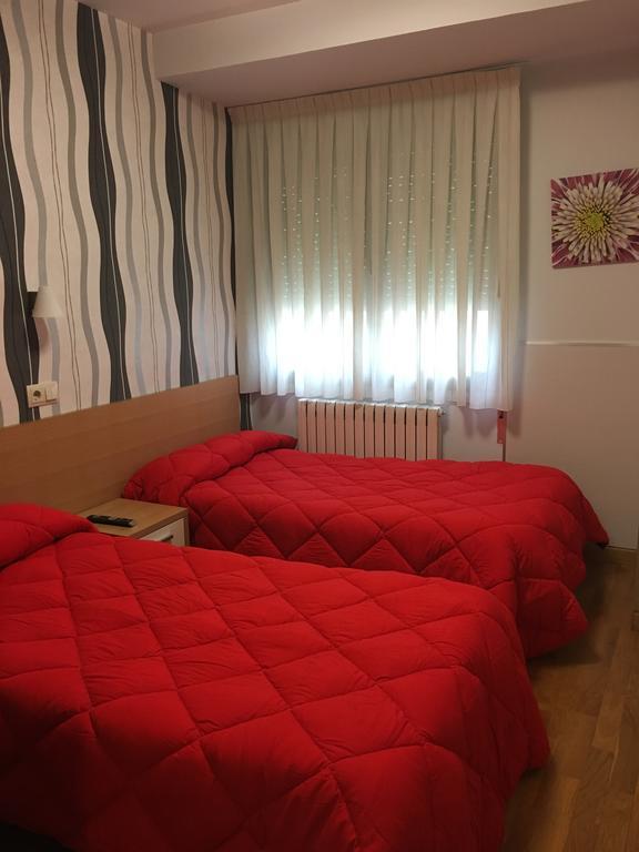 Hostal La Cortijana Logroño Exterior foto